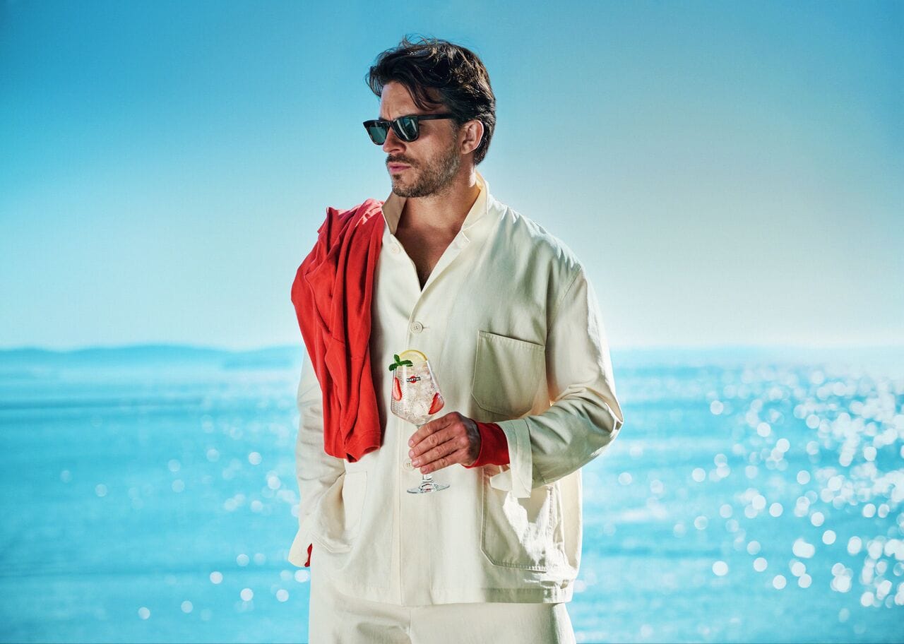 Jonathan Bailey becomes the new MARTINI Man in global campaign Post image